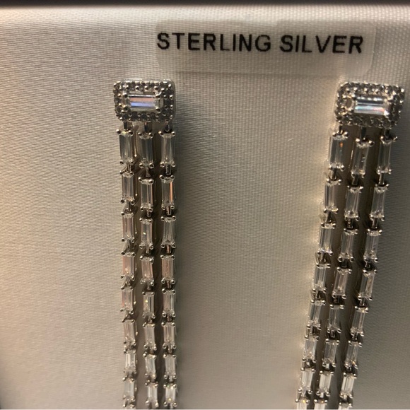 🔥SALE🔥NWT🔥BUY IT NOW 🔥Sterling Silver Cubic Zirconia Dangle Earrings. - Picture 4 of 5